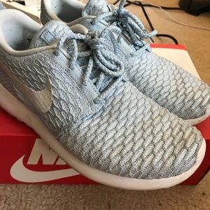Nike Flyknit Roshe Runs